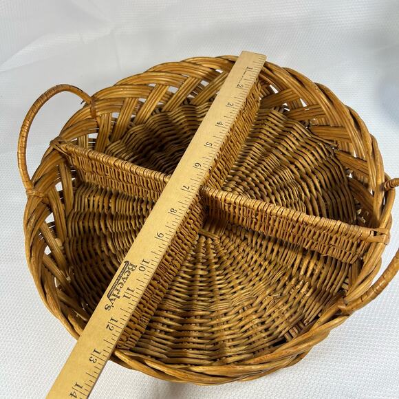Vintage 13" Round Divided Woven Wicker Tray Basket With Handles Serving Decor - Picture 10 of 10